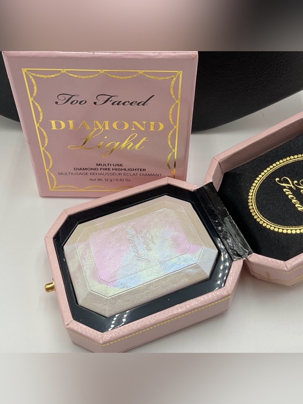 Too Faced Diamond Light Multi-Use Highlighter Compact - Picture 9 of 14